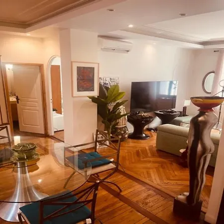 Chez Claudia فندق مبيت وإفطار كان